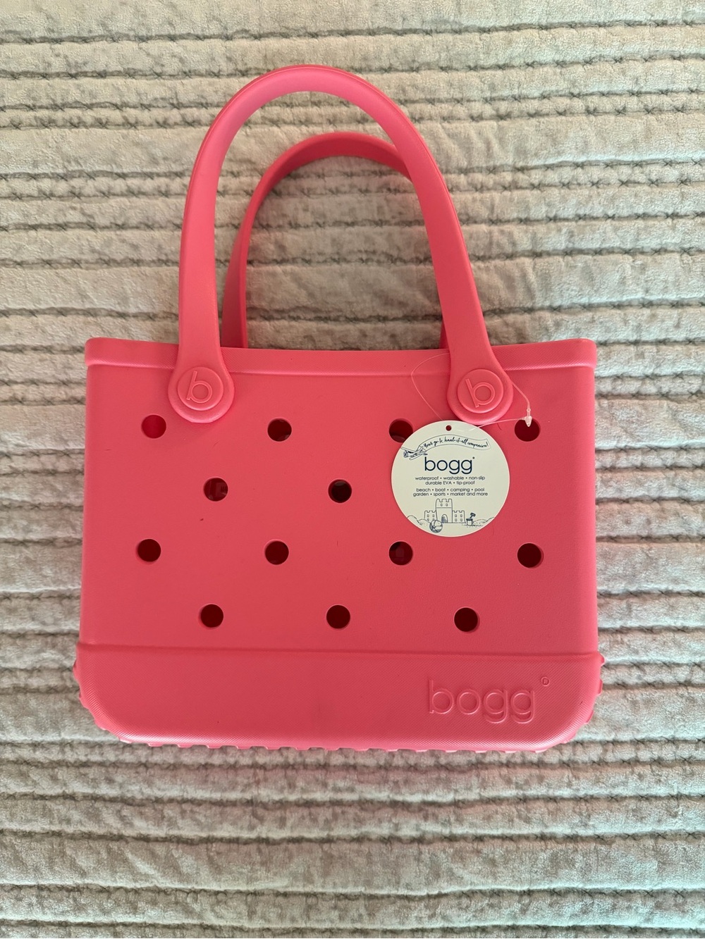 BItty Bogg Bag in Haute Pink